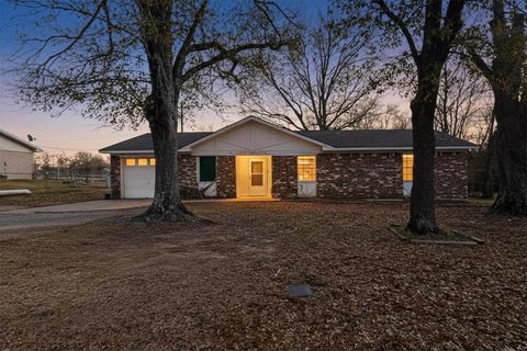 Photo of 151 Northtown Drive, Wills Point, TX 75169 (MLS # 21172676)