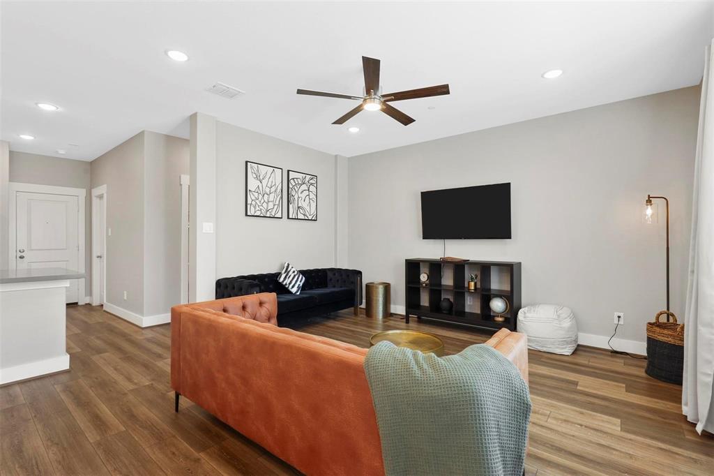 7609 Reis Lane