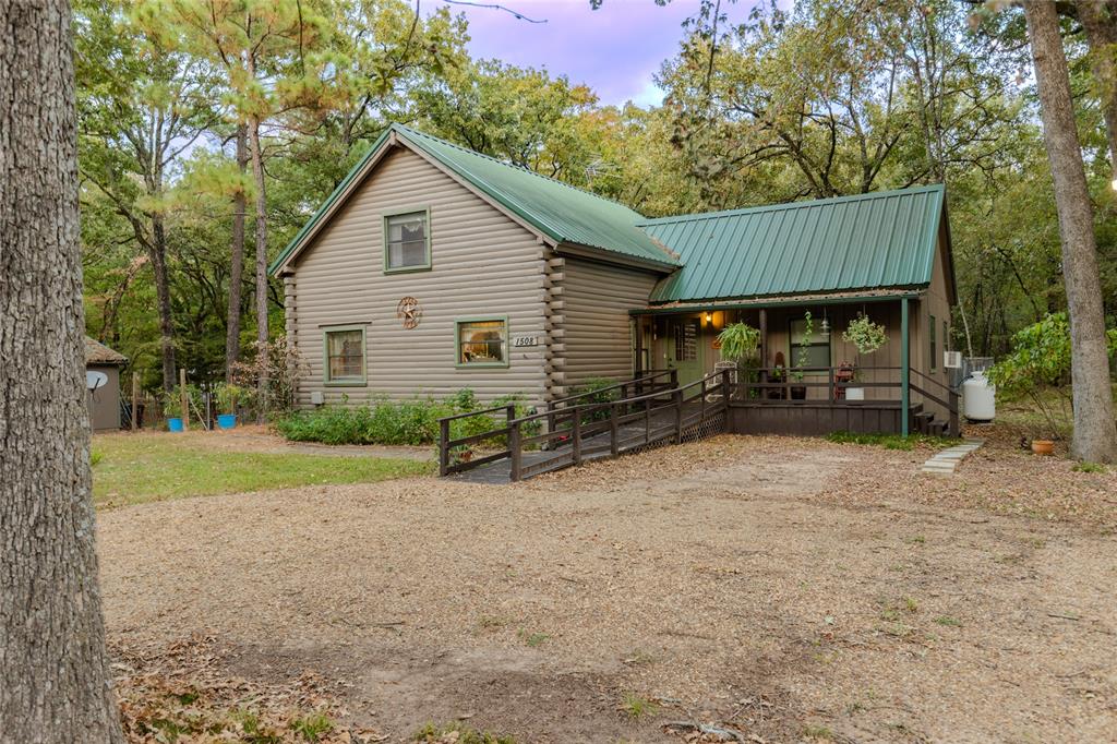 1508 Riverside Drive