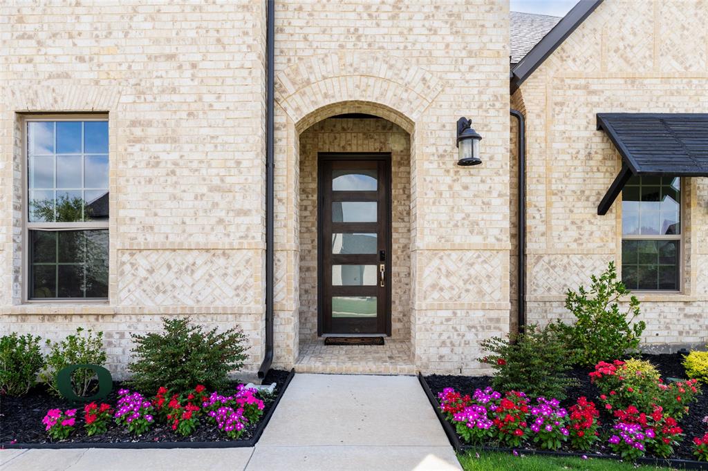 2302 Royal Dove Lane