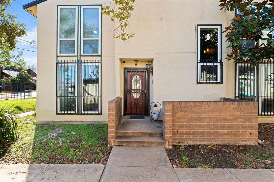 Beautiful corner-unit condo located in the desirable Old Vickery Square community, right in the heart of Dallas. Enjoy unbeatable proximity to Greenville Avenue, NorthPark Center, top-tier dining, vibrant nightlife, Presbyterian Hospital, and SMU. The spacious living area features a cozy wood-burning fireplace, while the kitchen offer. quartzite countertops, a range, and an undermount sink and beautiful custom cabinetry. A second downstairs area functions perfectly as a large dining room or additional living space. Tile flooring flows throughout the first level, which also includes a convenient half bath. Upstairs, you’ll find two generously sized bedrooms—each with its own private bath, walk-in closet, and attractive wood-style flooring. The private back patio is ideal for relaxing or hosting cookouts. Two assigned covered parking spaces are included!