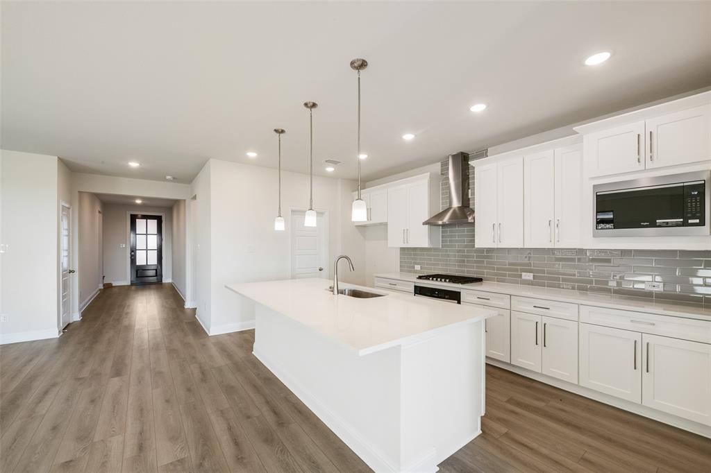 2012 Beeflower Street