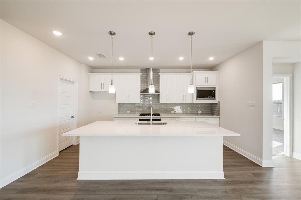 2012 Beeflower Street