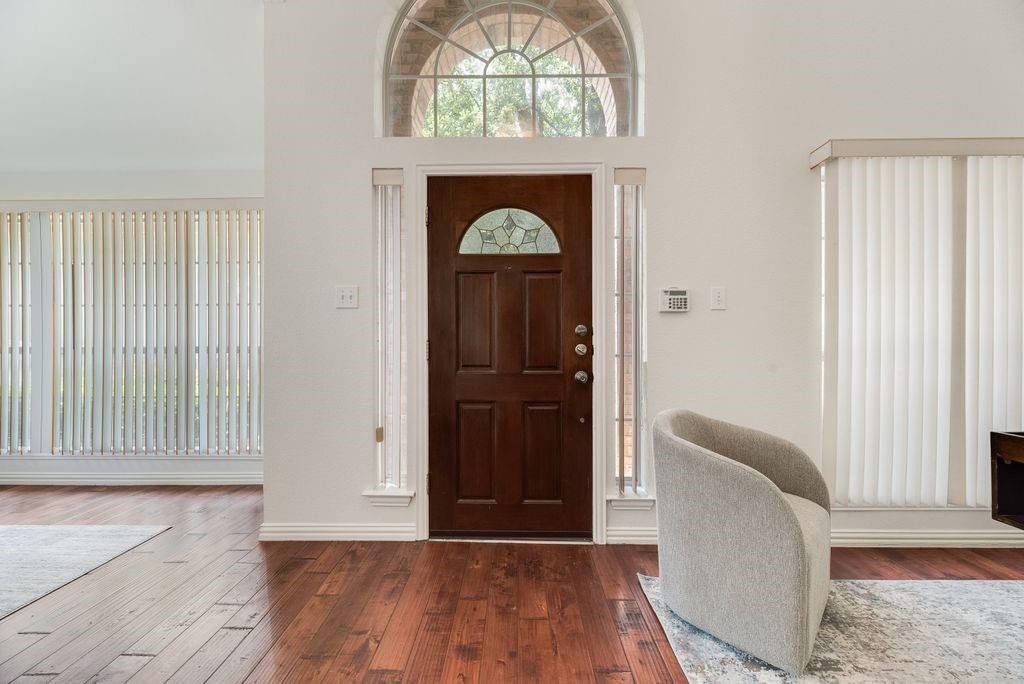 14605 Dove Court
