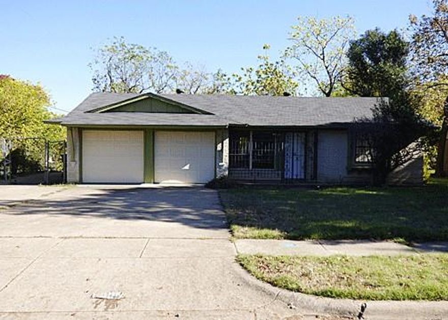 Discover a charming 3-bed, 2-bath, 1,188 sq ft corner lot home in Dallas, Texas. Conveniently located near shopping and a variety of schools, this property offers both comfort and convenience. The backyard boasts shade trees, creating a serene outdoor space. An extended driveway provides secure parking for a boat or trailer. This property is being sold as is, offering a blank canvas for customization and personalization. Don't miss this opportunity to make your mark in this vibrant Dallas neighborhood. Contact us today to schedule a viewing and start making this charming property your own.