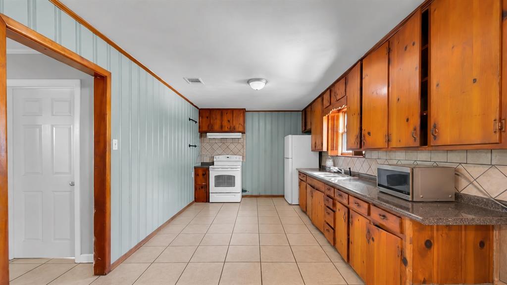 864 Lost Gold Road
