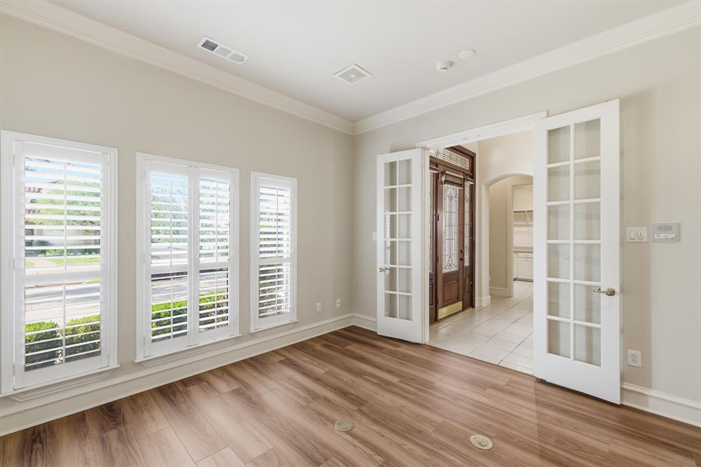 1120 Sabine Court