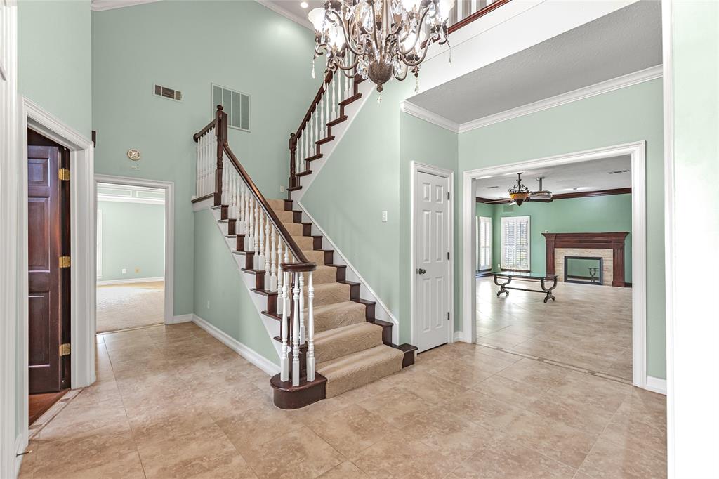 6400 Creekside Drive