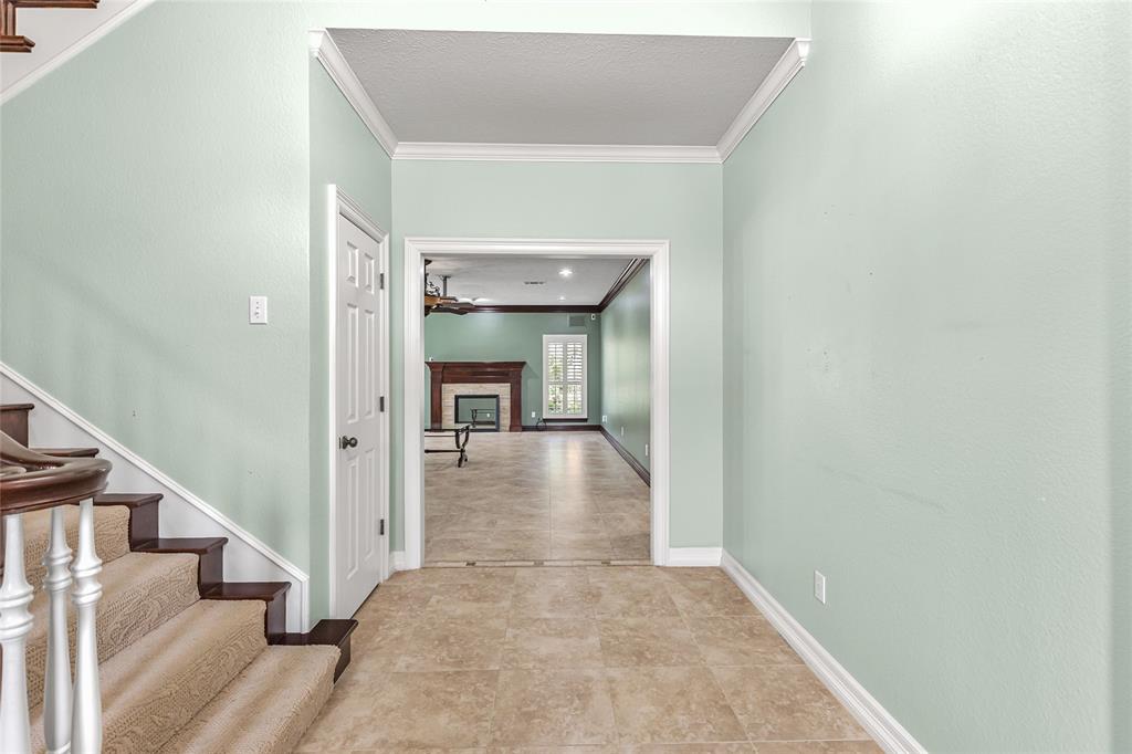 6400 Creekside Drive