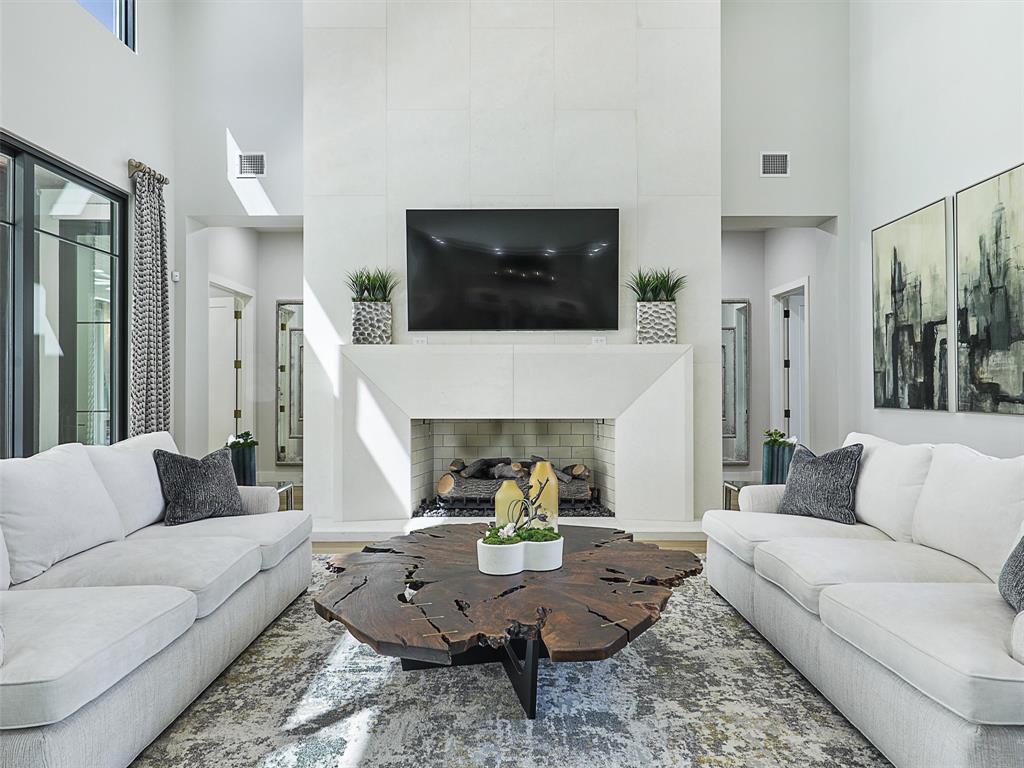 1518 Winsbury Way