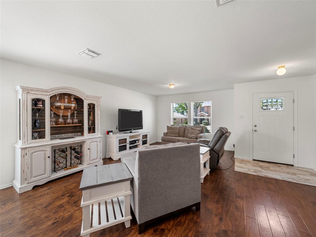 2305 Avalon Creek Way