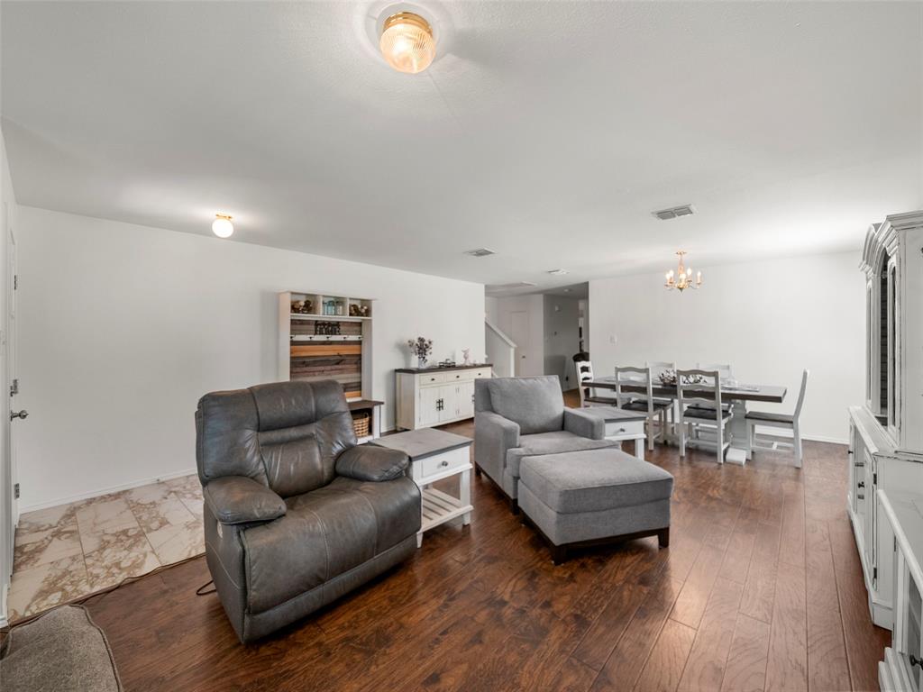 2305 Avalon Creek Way