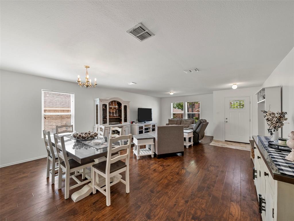 2305 Avalon Creek Way