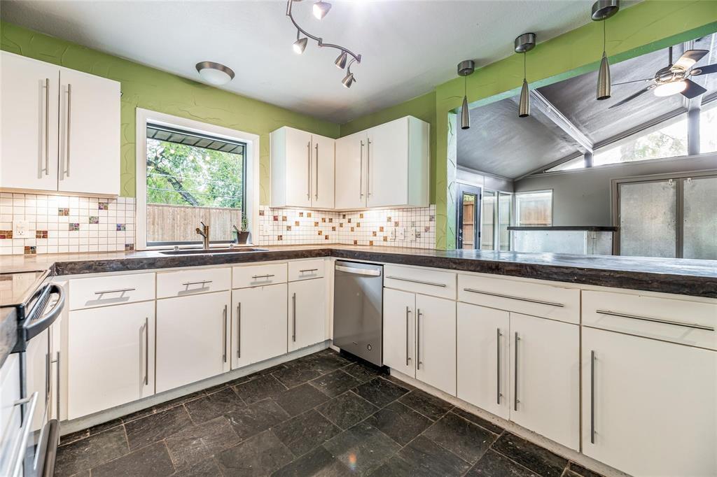 Merriman Manor - Residential Lease