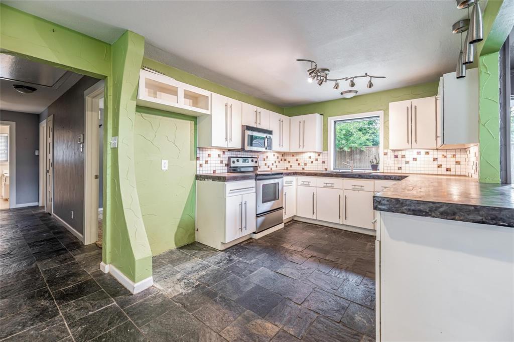 Merriman Manor - Residential Lease