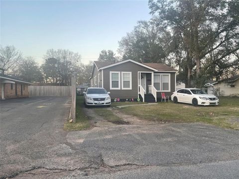 2646 Lindholm Street Shreveport LA 71108