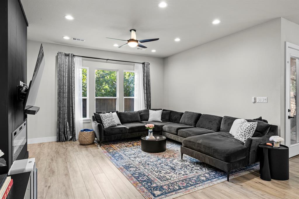 Cloverdale 01 - Residential