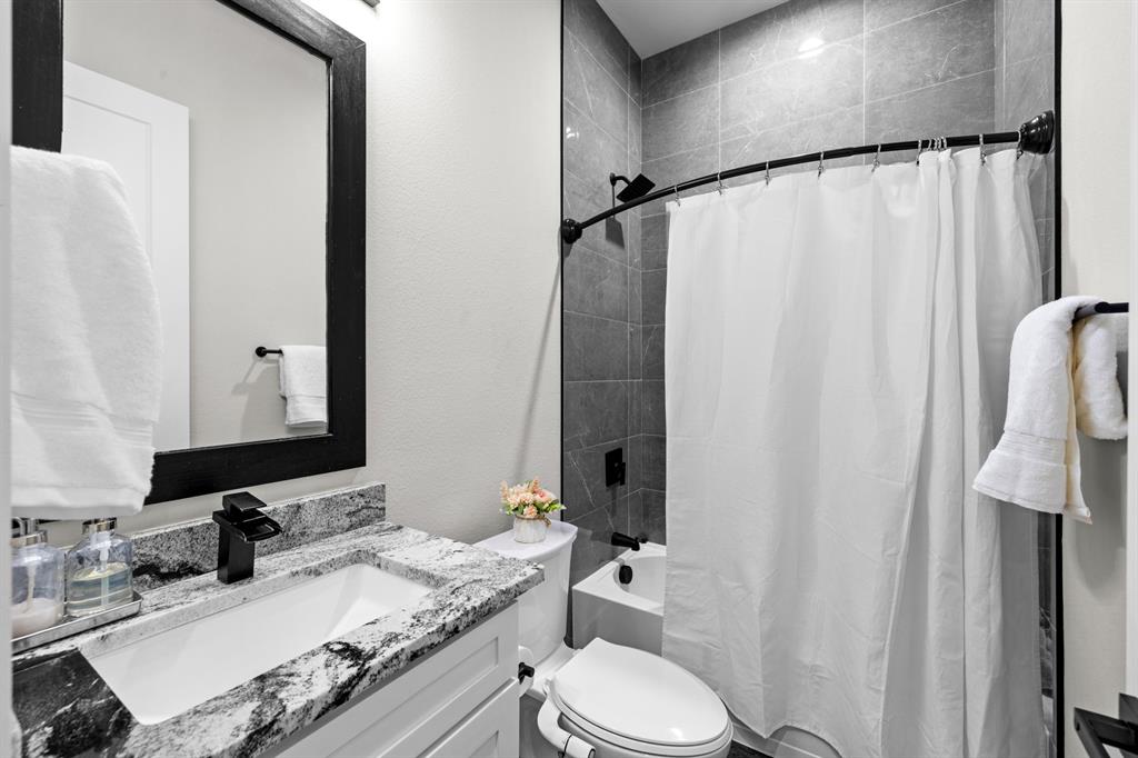 Cloverdale 01 - Residential