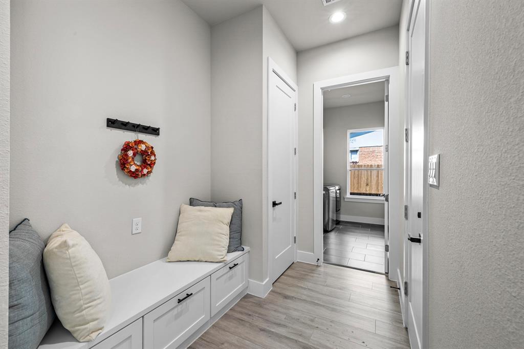 Cloverdale 01 - Residential