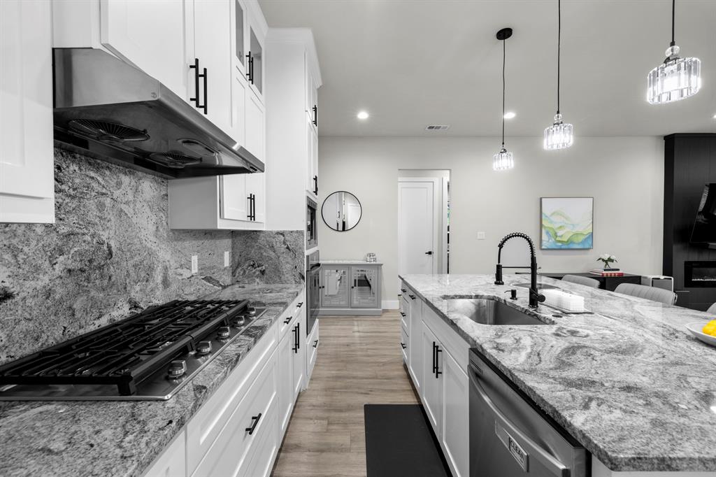 Cloverdale 01 - Residential