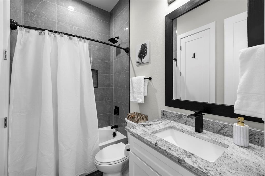 Cloverdale 01 - Residential