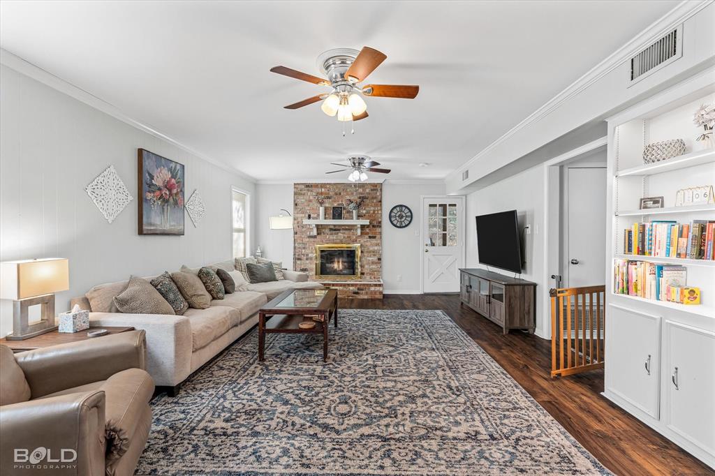 Shreveport, Louisiana 71106, United States, 4 Bedrooms Bedrooms, ,3 BathroomsBathrooms,Residential,Contingent,20149