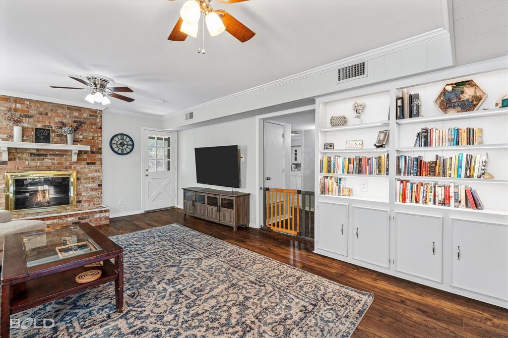 Shreveport, Louisiana 71106, United States, 4 Bedrooms Bedrooms, ,3 BathroomsBathrooms,Residential,Contingent,20149