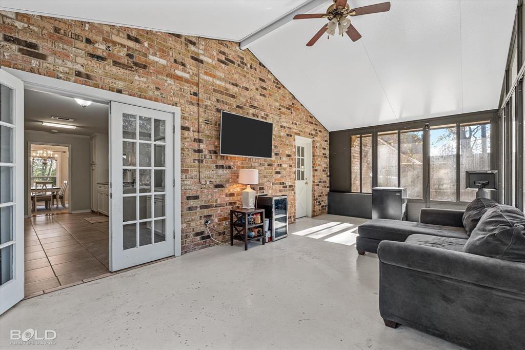 Shreveport, Louisiana 71106, United States, 4 Bedrooms Bedrooms, ,3 BathroomsBathrooms,Residential,Contingent,20149