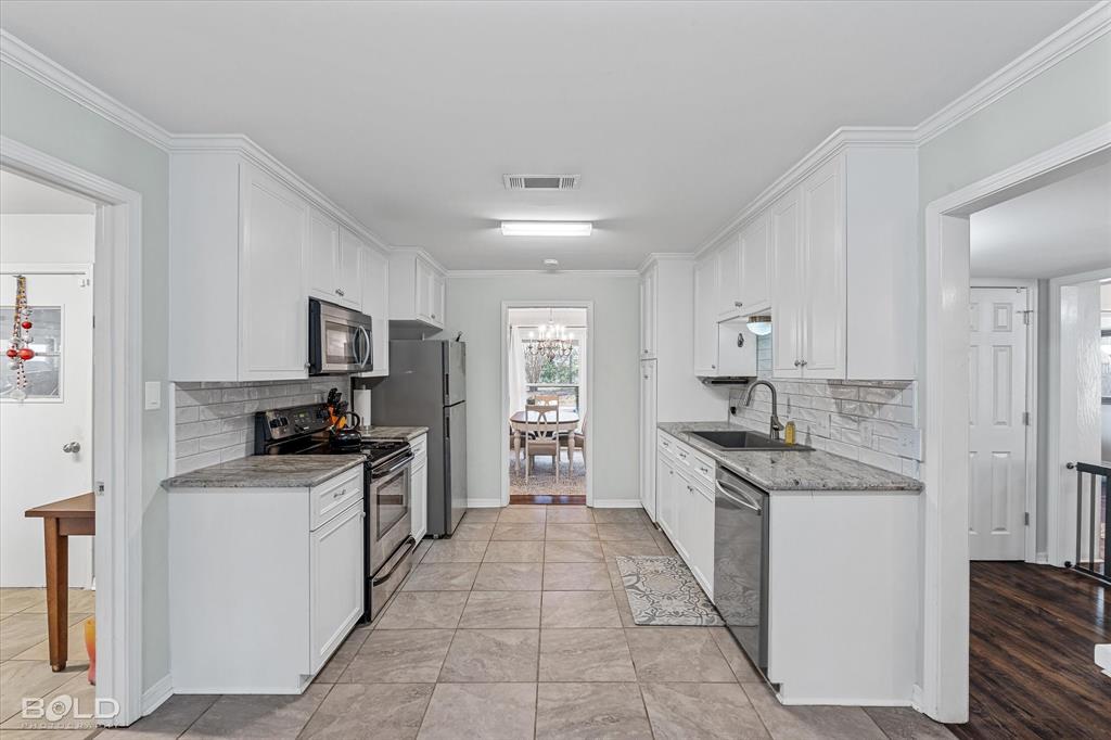 Shreveport, Louisiana 71106, United States, 4 Bedrooms Bedrooms, ,3 BathroomsBathrooms,Residential,Contingent,20149