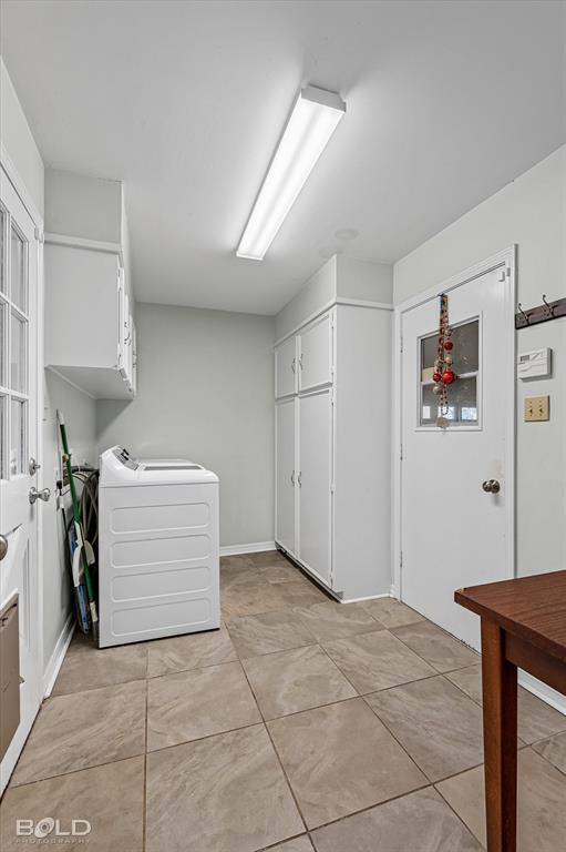 Shreveport, Louisiana 71106, United States, 4 Bedrooms Bedrooms, ,3 BathroomsBathrooms,Residential,Contingent,20149