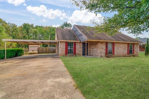 302 Cripple Creek Powderly TX 75473