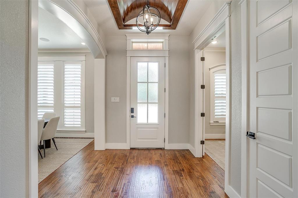 1552 Laguna N