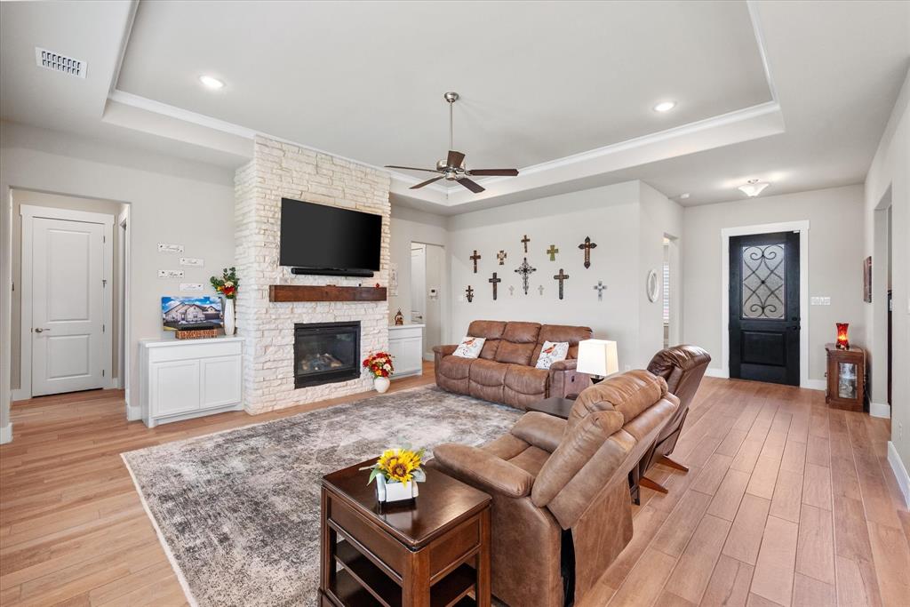 2516 Nueva Way