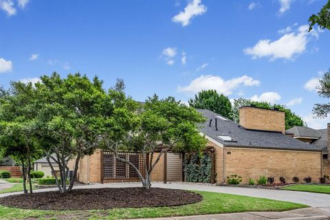 Photo of 7168 Manor Oaks Drive, Dallas, TX 75248 (MLS # 21240172)