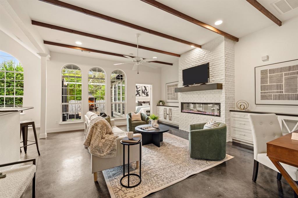 2301 Grizzly Run Lane