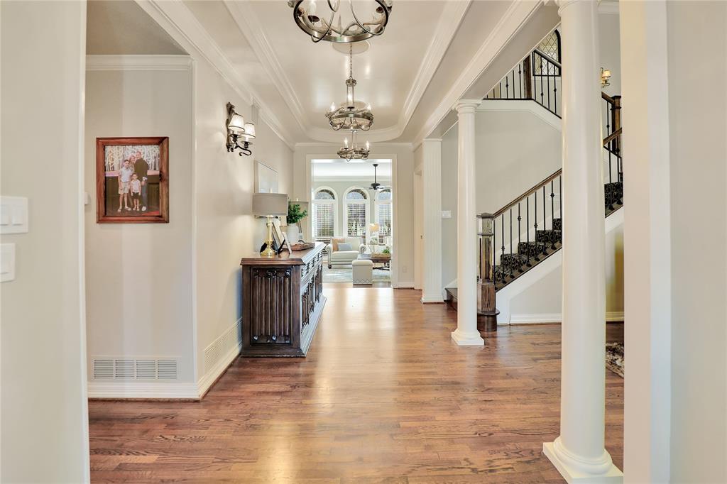 1814 Lakeshore Court