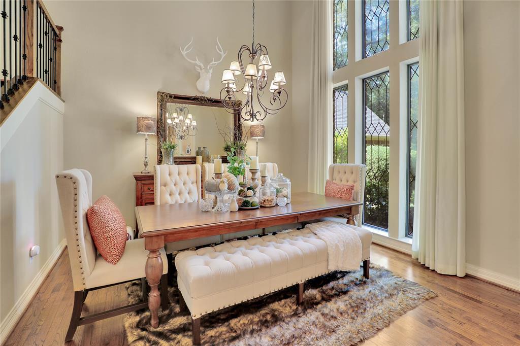 1814 Lakeshore Court