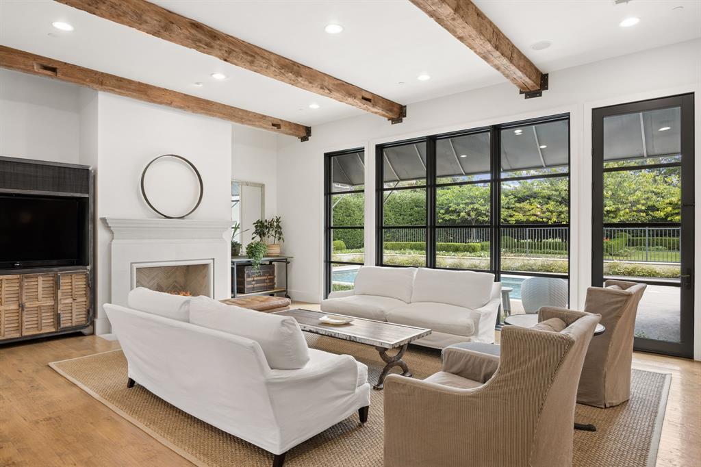 1255 Bolton Court