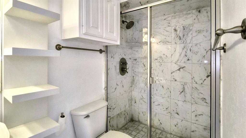 Williamsburg 01 Condo - Residential Lease