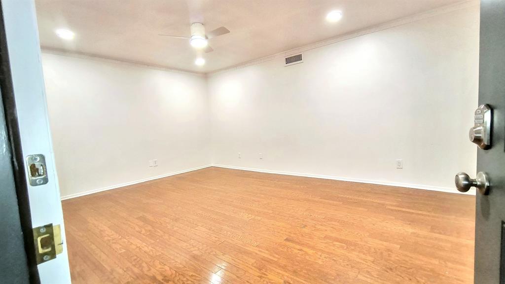 Williamsburg 01 Condo - Residential Lease