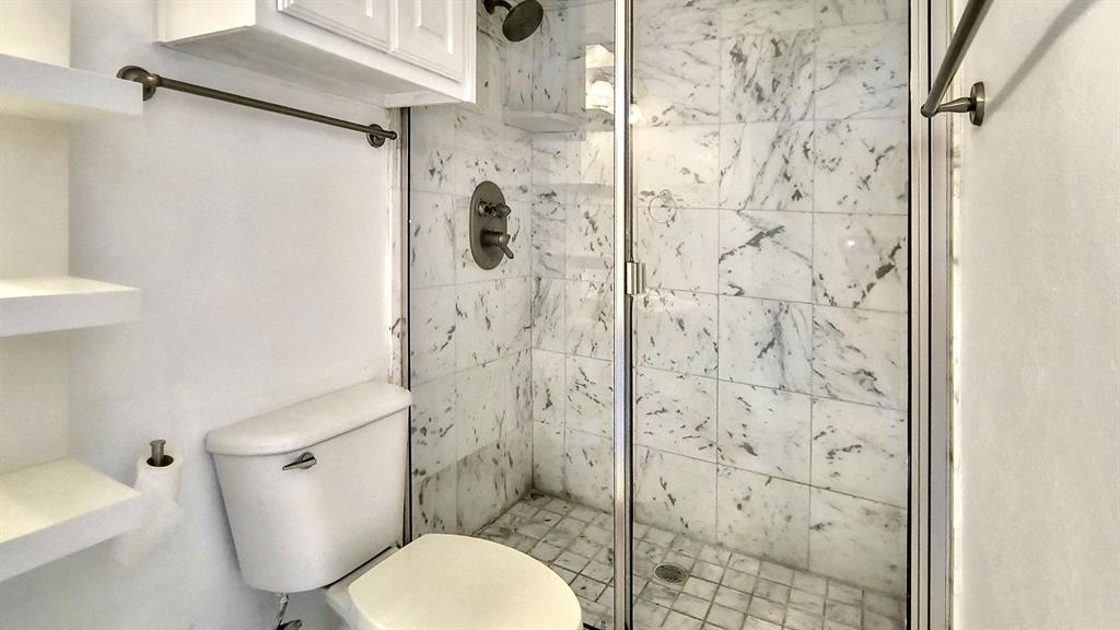 Williamsburg 01 Condo - Residential Lease