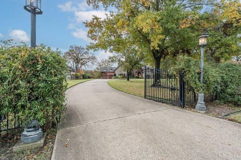 A home in Whitehouse