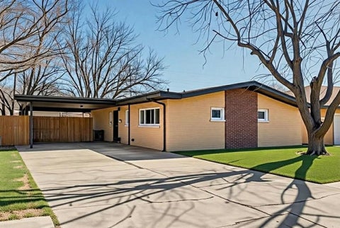Photo of 302 Meadow Drive, Gainesville, TX 76240 (MLS # 21405068)