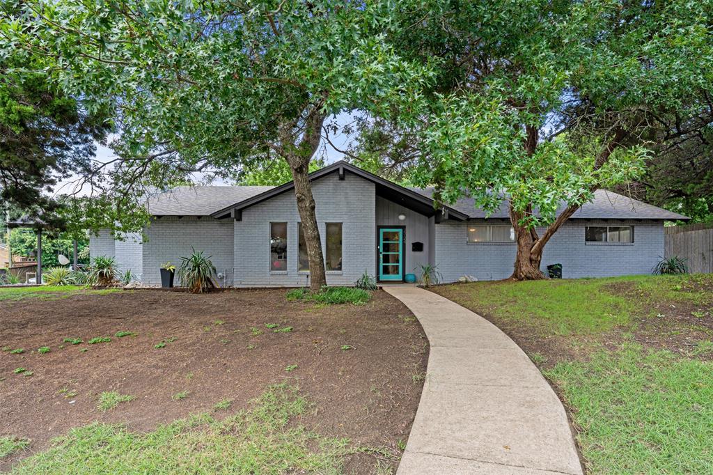 2724 Wooded Acres Drive