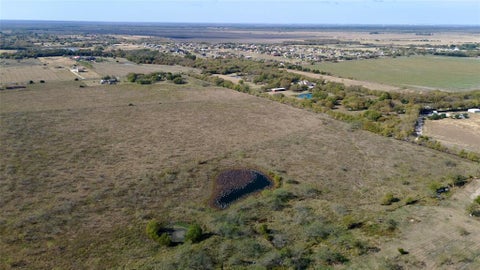 Photo of TBD 10 /- Acres County Road 4102, Kaufman, TX 75142 (MLS # 21363130)