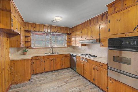 Tiny photo for 3224 Dearborn Street, Shreveport, LA 71107 (MLS # 21197423)