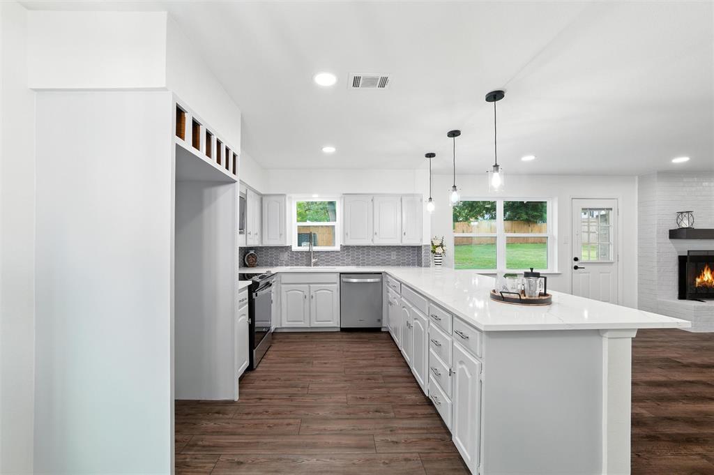 2428 Meadow Creek