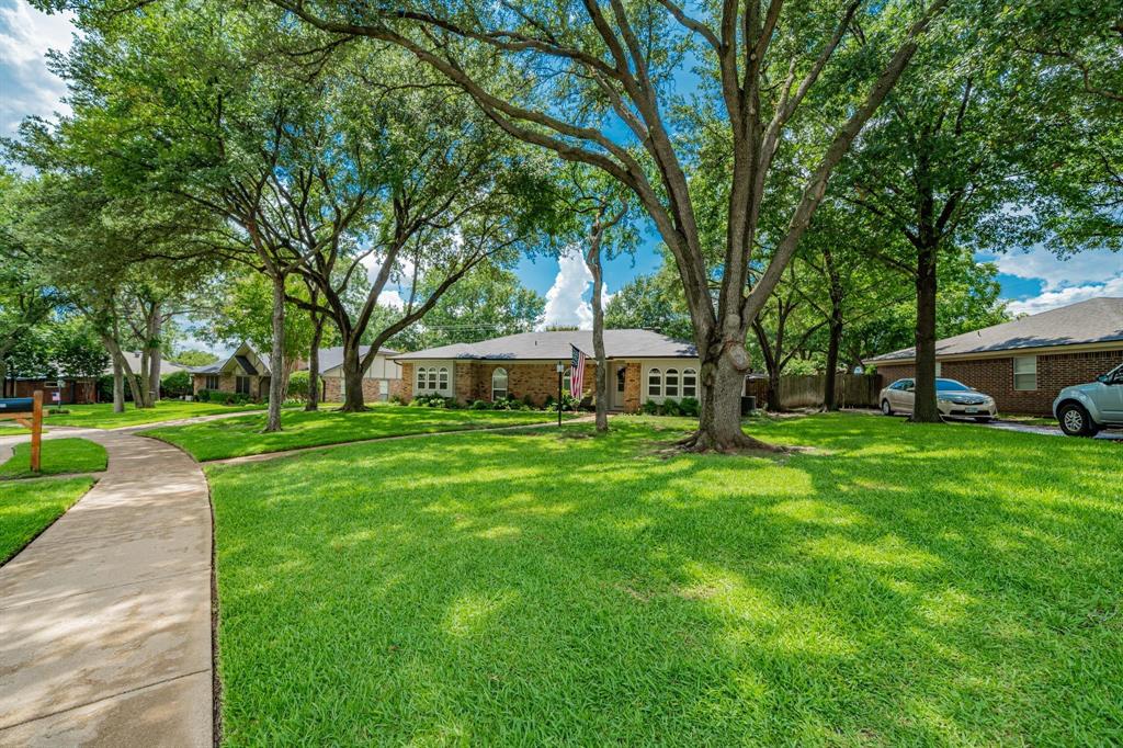 2533 Lakeview Drive