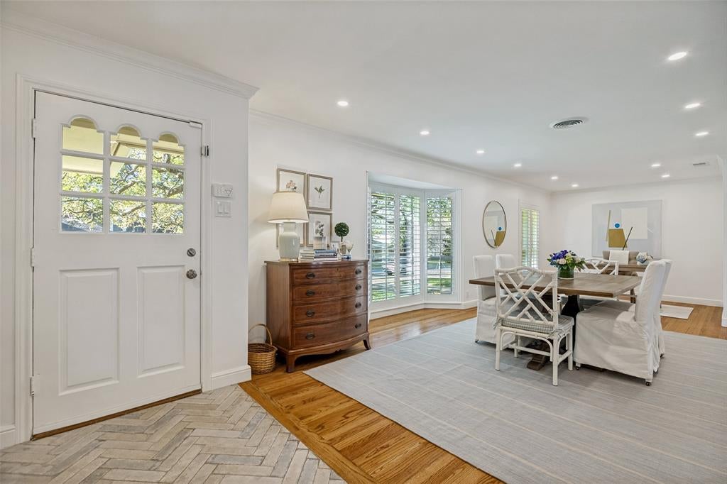 Photo of 3623 Waldorf Drive, Dallas, TX 75229 (MLS # 21306392)