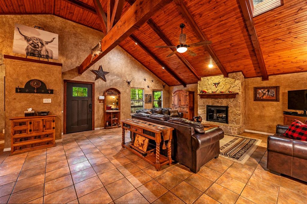 TANGLEWOOD HILLS CTRY CL 1-7 - Residential